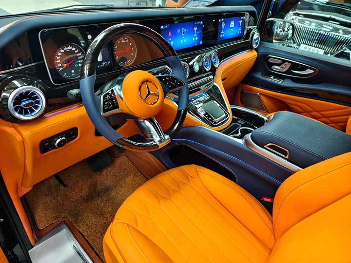 Mercedes-Benz Vito 2024 2024款 2.0T 商务版 7座