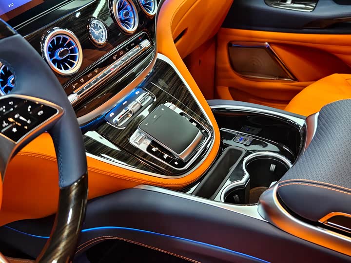 Mercedes-Benz Vito 2024 2024款 2.0T 商务版 7座