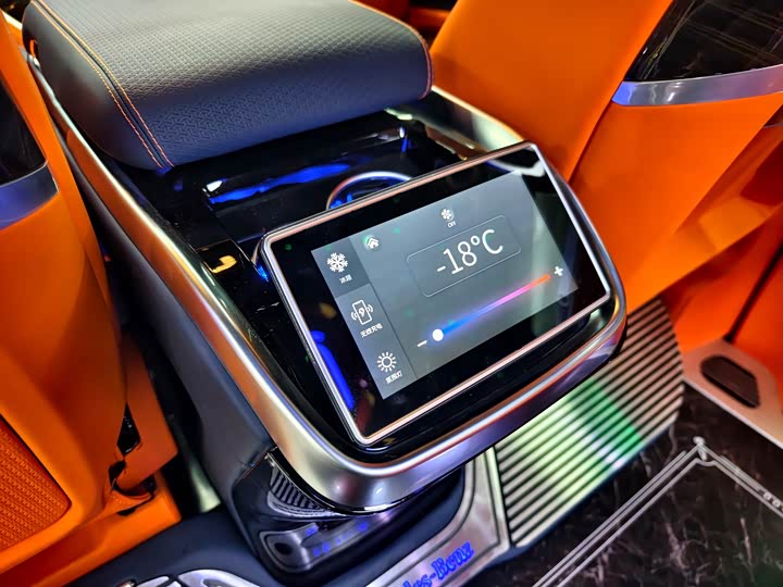 Mercedes-Benz Vito 2024 2024款 2.0T 商务版 7座