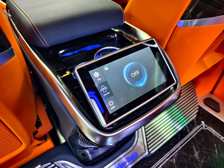 Mercedes-Benz Vito 2024 2024款 2.0T 商务版 7座