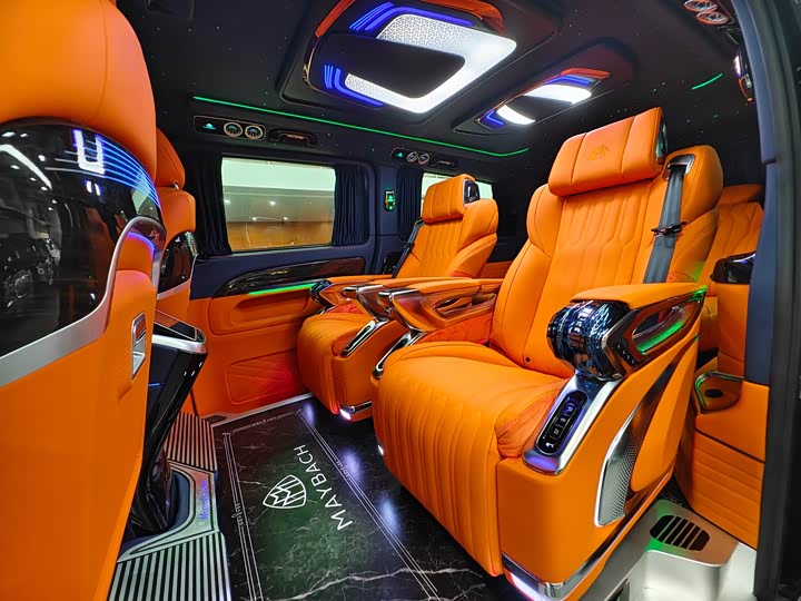 Mercedes-Benz Vito 2024 2024款 2.0T 商务版 7座