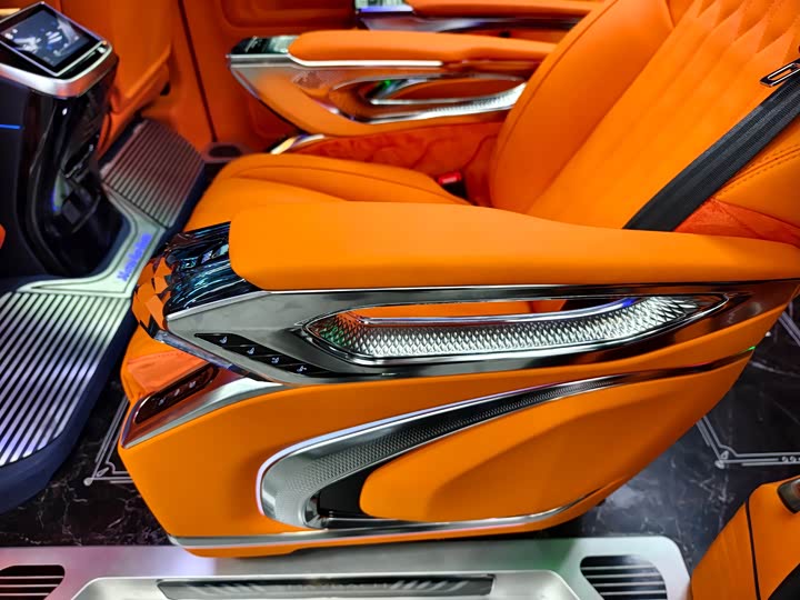 Mercedes-Benz Vito 2024 2024款 2.0T 商务版 7座