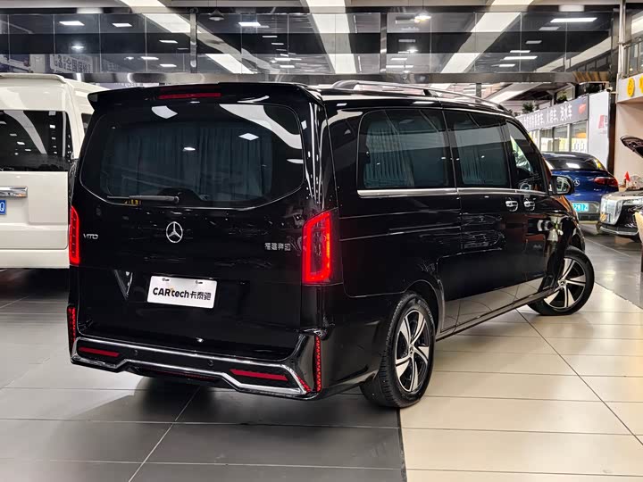 Mercedes-Benz Vito 2024 2024款 2.0T 商务版 7座