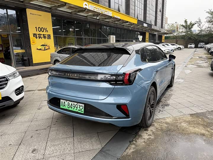 2025 Zeekr 001