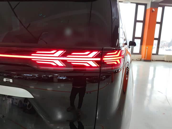 Denza D9 2025 2025款 DM-i 智驾版 1020 四驱尊贵型