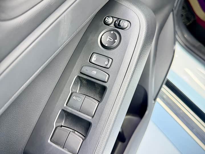 Honda Vezel 2023 2023款 1.5L CVT精英版