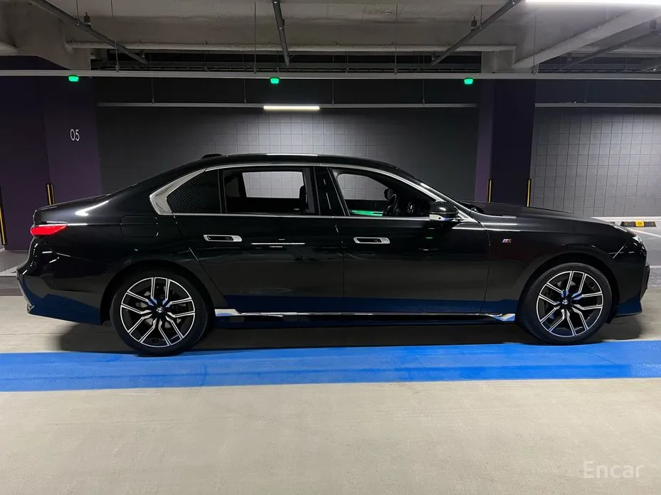BMW 7 Series 2022 740d xDrive M Sport