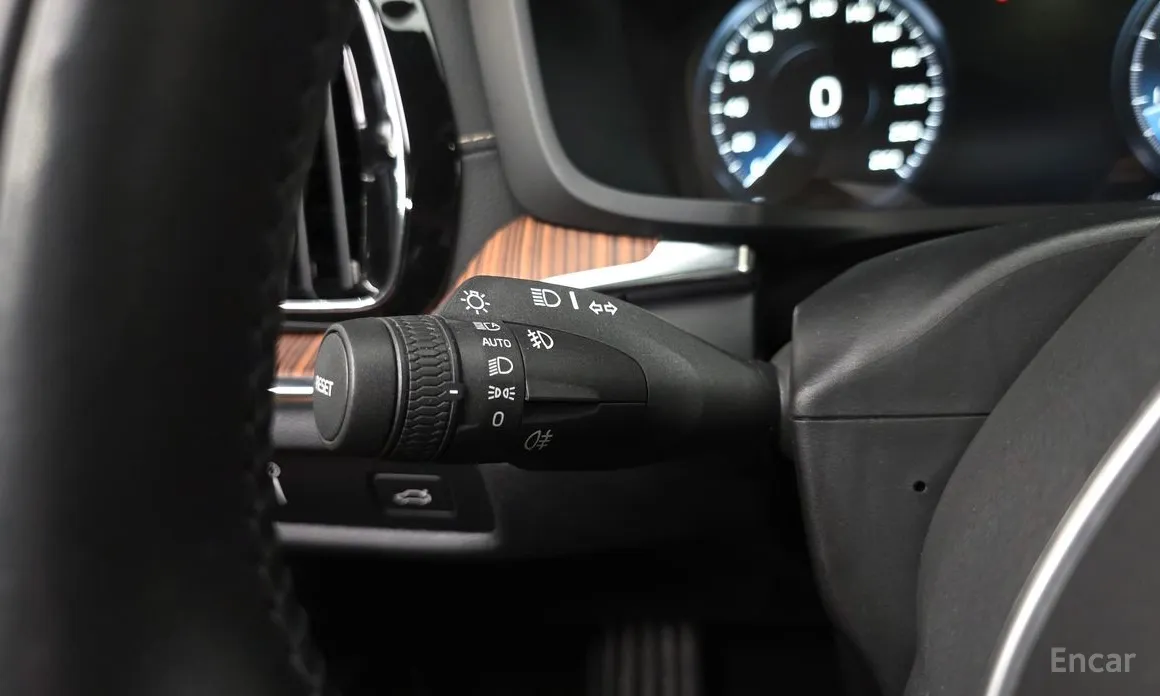 Volvo V60 2019 B5 Pro AWD