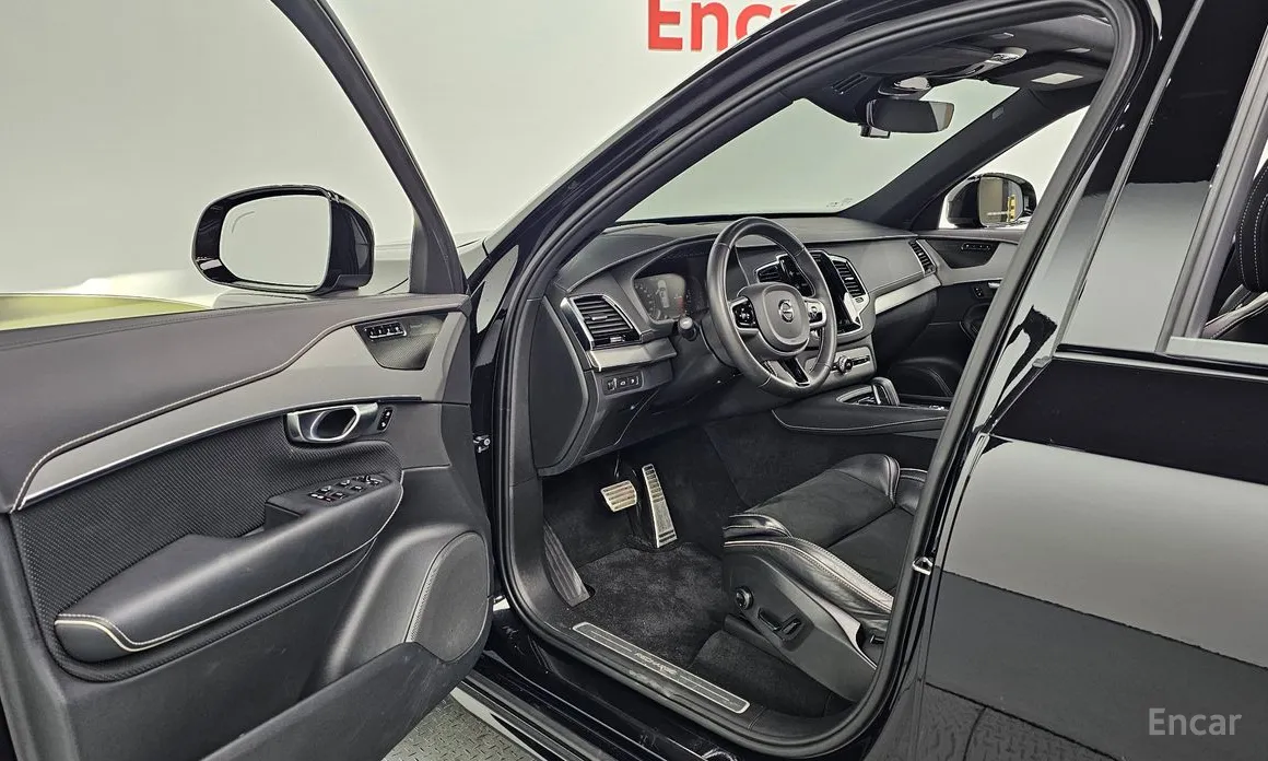 Volvo XC90 2016 T8 R-Design Hybrid