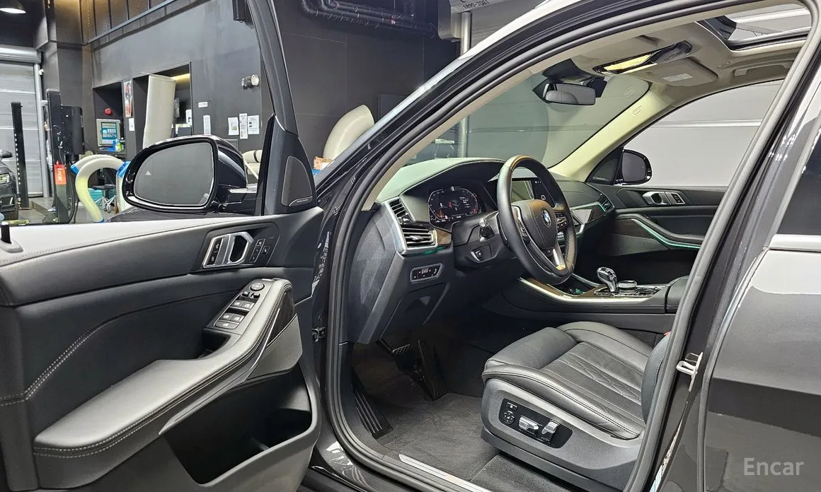 BMW X5 2019 xDrive 40i xLine