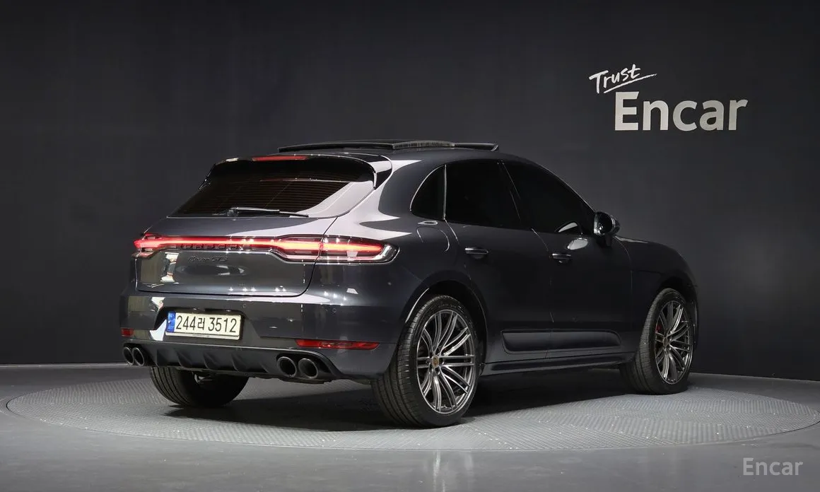 2014 Porsche Macan
