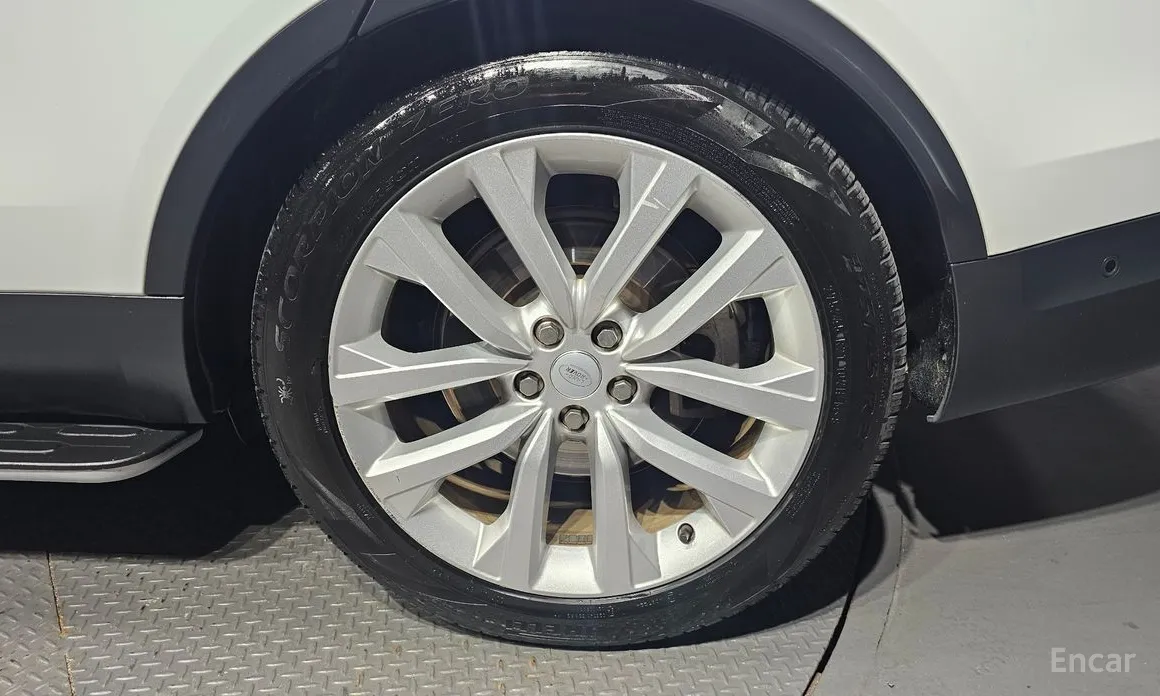 Land Rover Discovery 2017 D250 SE