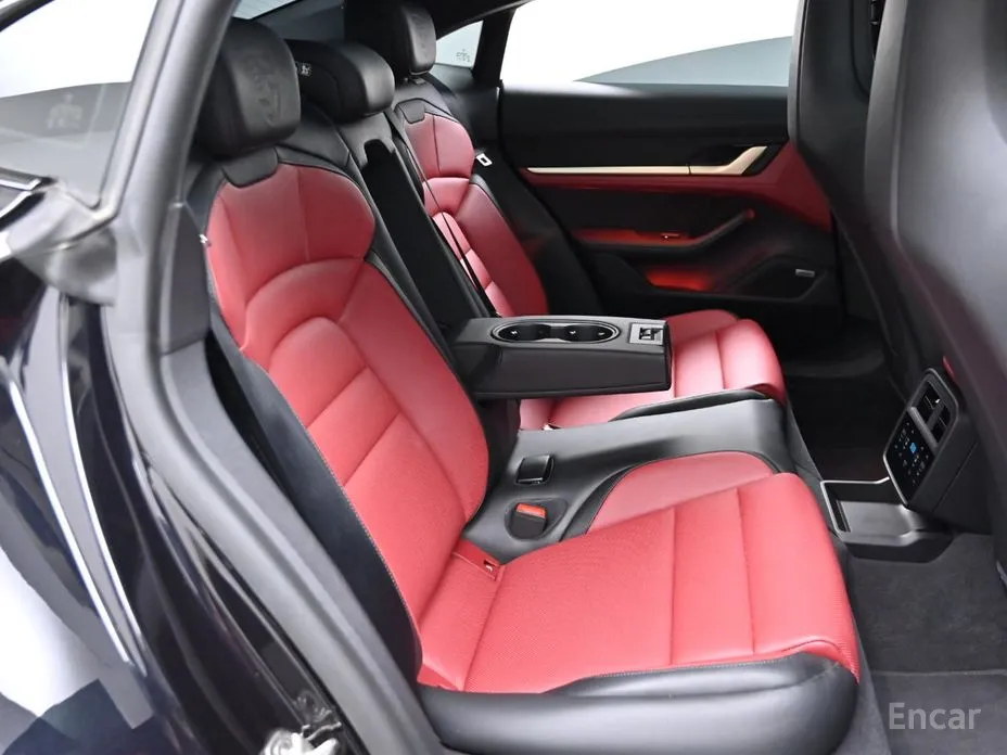 Porsche Taycan 2020 Turbo