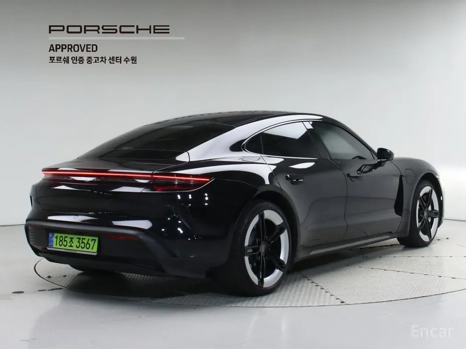 Porsche Taycan 2020 Turbo