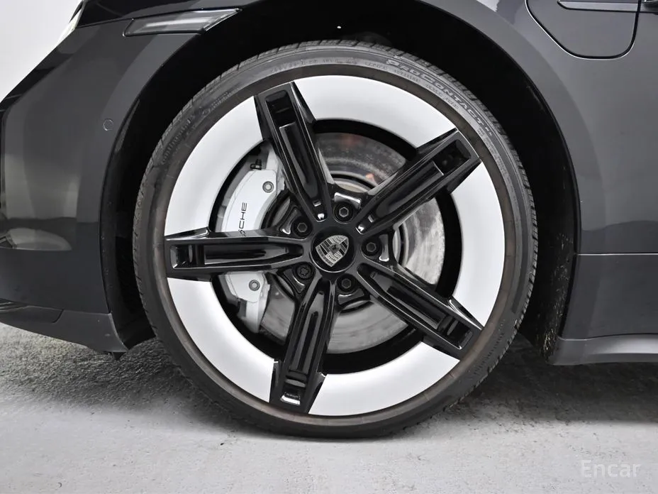 Porsche Taycan 2020 Turbo