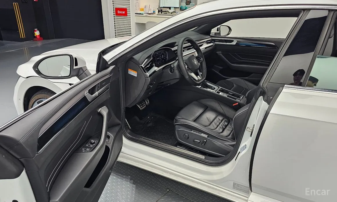 Volkswagen Arteon 2018 2.0 TDI R-LIINE 4Motion