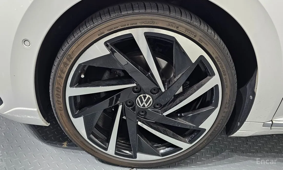 Volkswagen Arteon 2018 2.0 TDI R-LIINE 4Motion