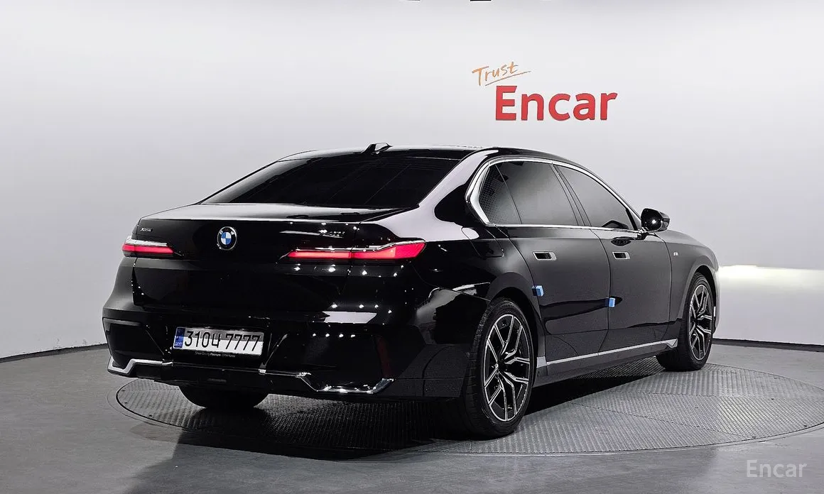 BMW 7 Series 2022 740i xDrive M Sport