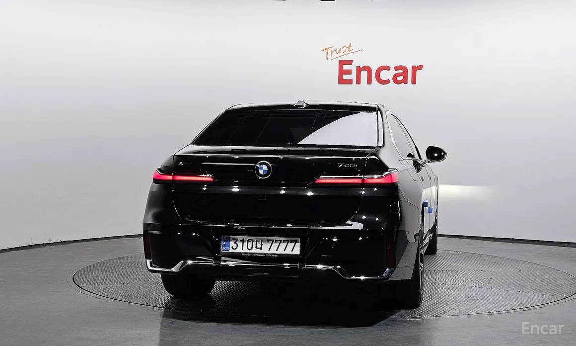 BMW 7 Series 2022 740i xDrive M Sport