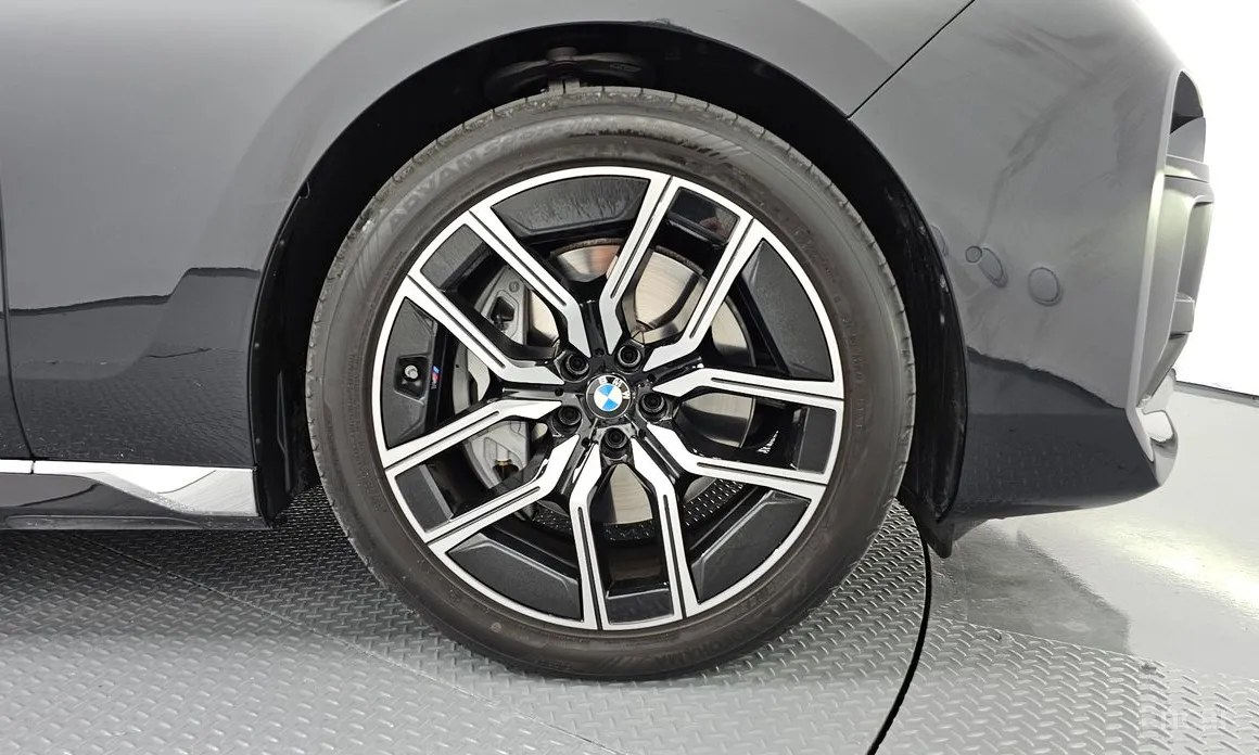 BMW 7 Series 2022 740i xDrive M Sport