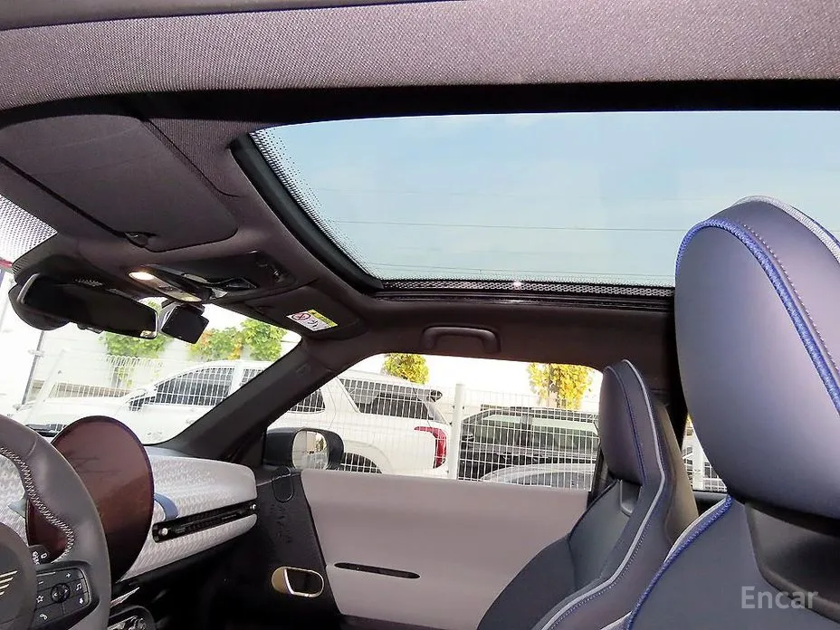 Mini Cooper 2025 SE Favoured