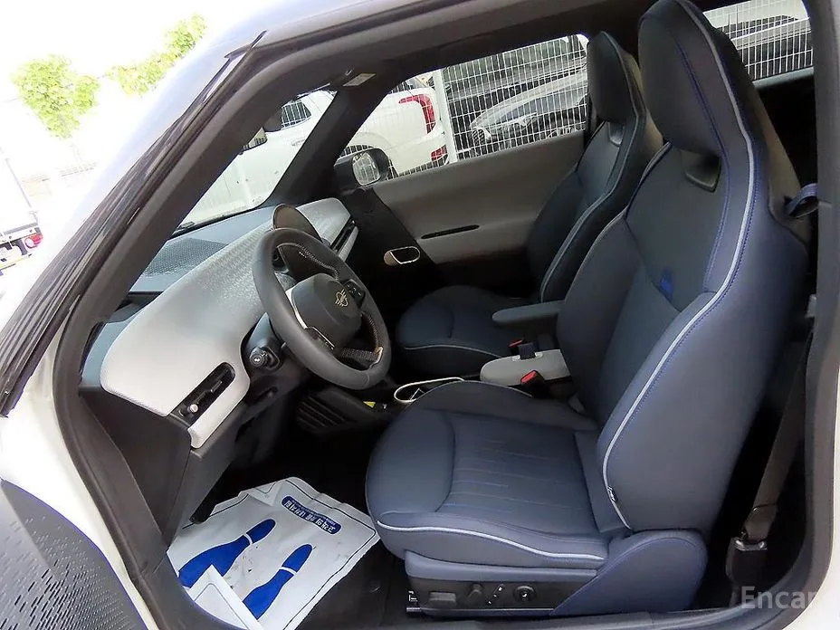 Mini Cooper 2025 SE Favoured