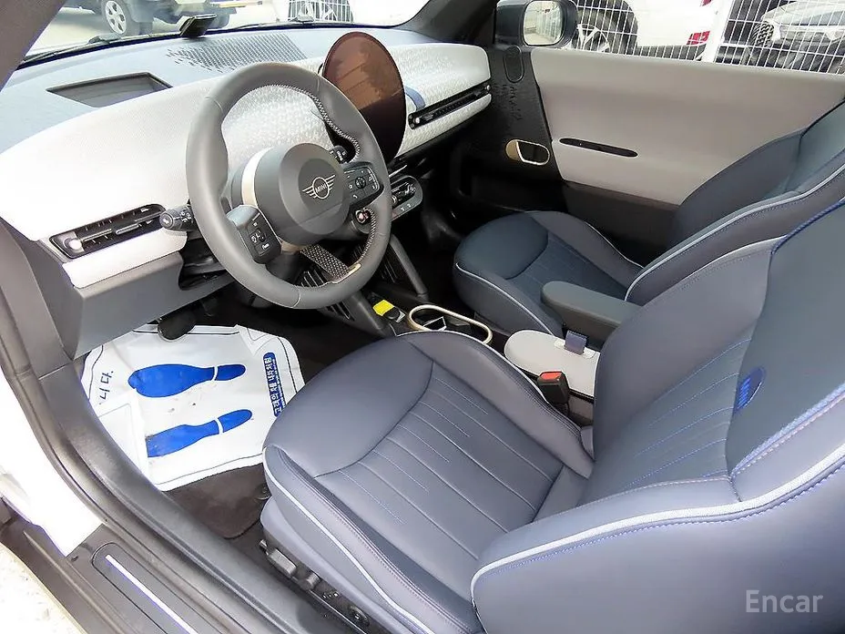 Mini Cooper 2025 SE Favoured