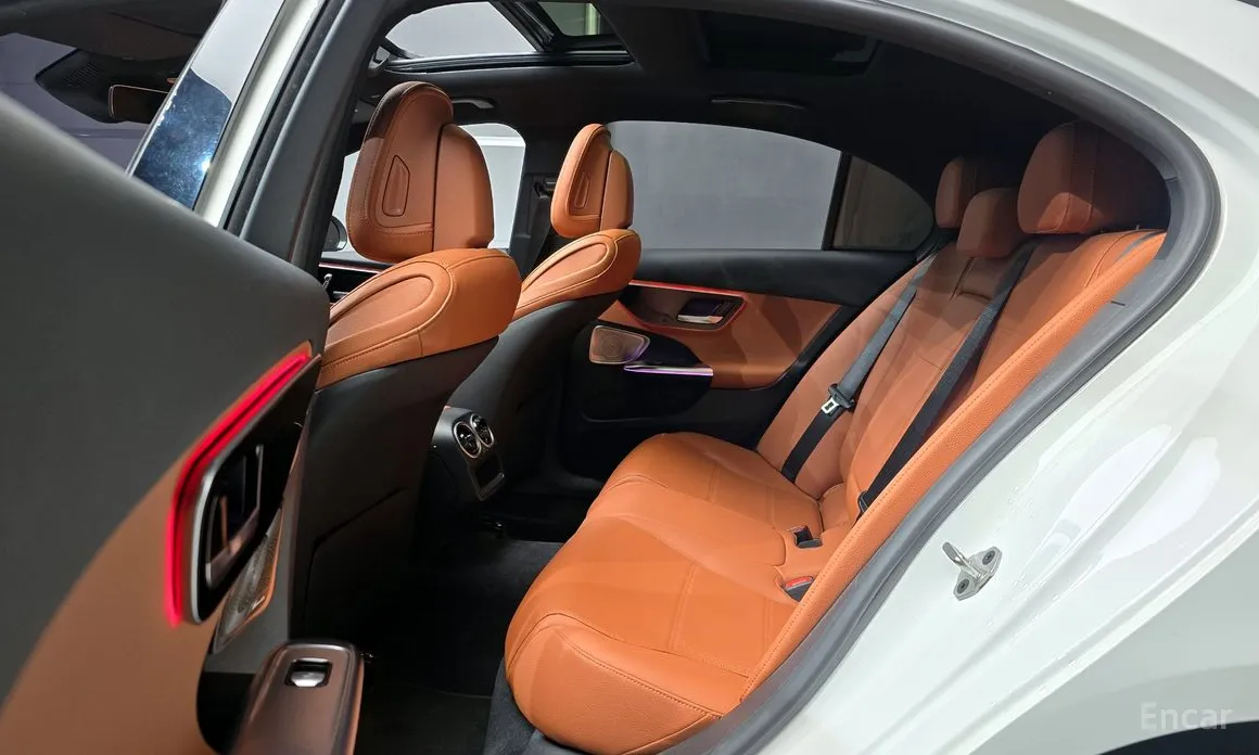 Mercedes-Benz C-Class 2022 C200 4MATIC Avantgarde