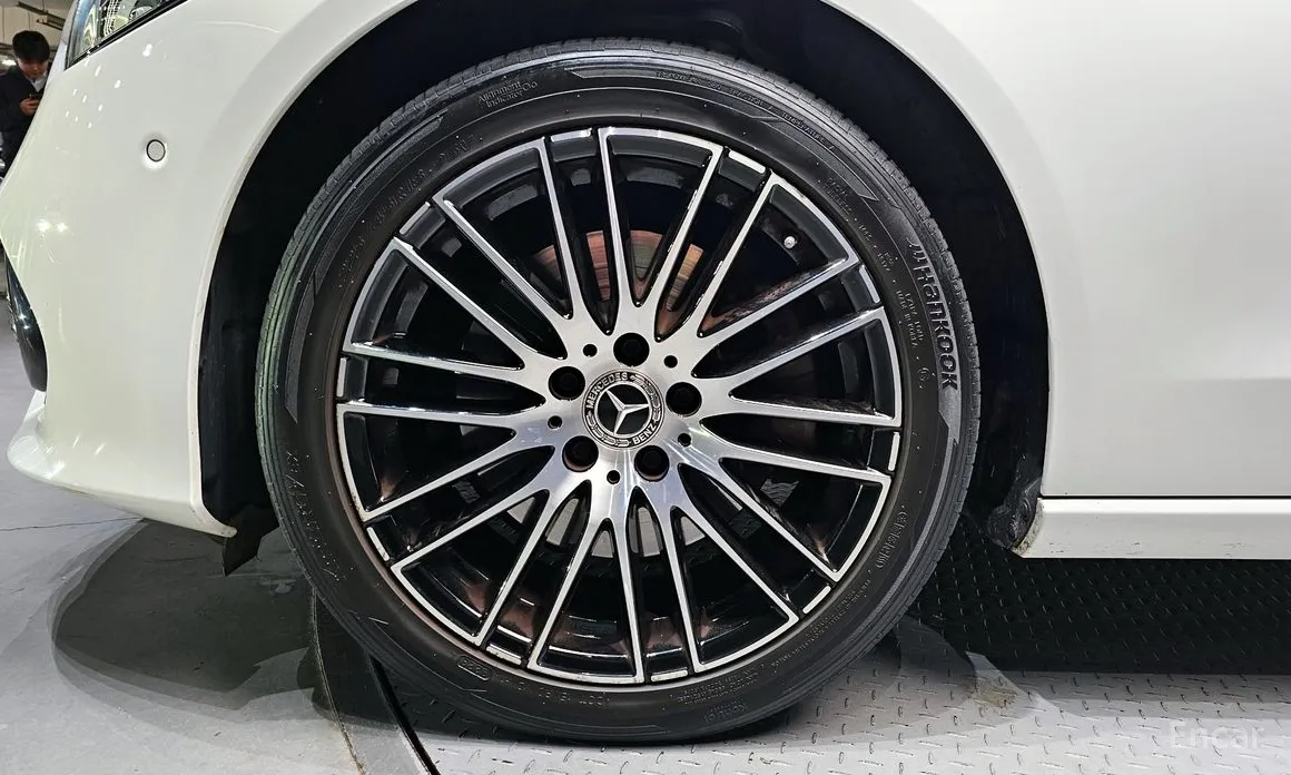 Mercedes-Benz C-Class 2022 C200 4MATIC Avantgarde