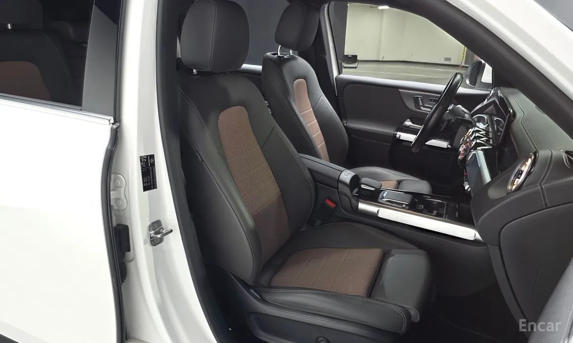 Mercedes-Benz EQB 2022 EQB300 4MATIC