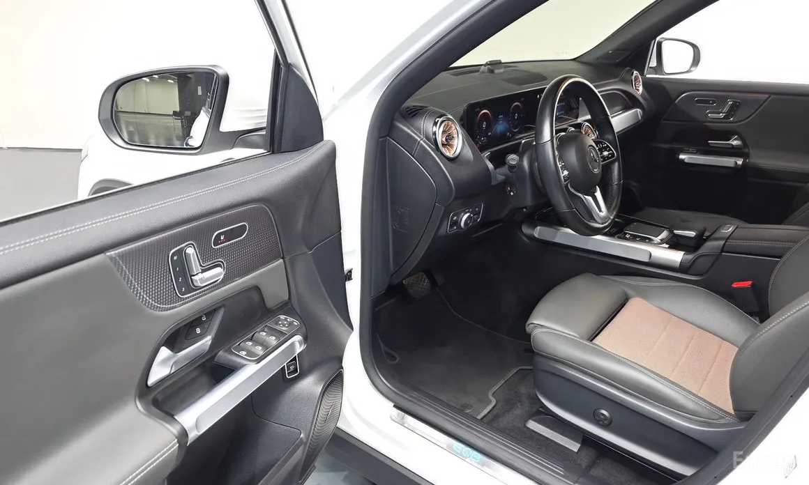 Mercedes-Benz EQB 2022 EQB300 4MATIC