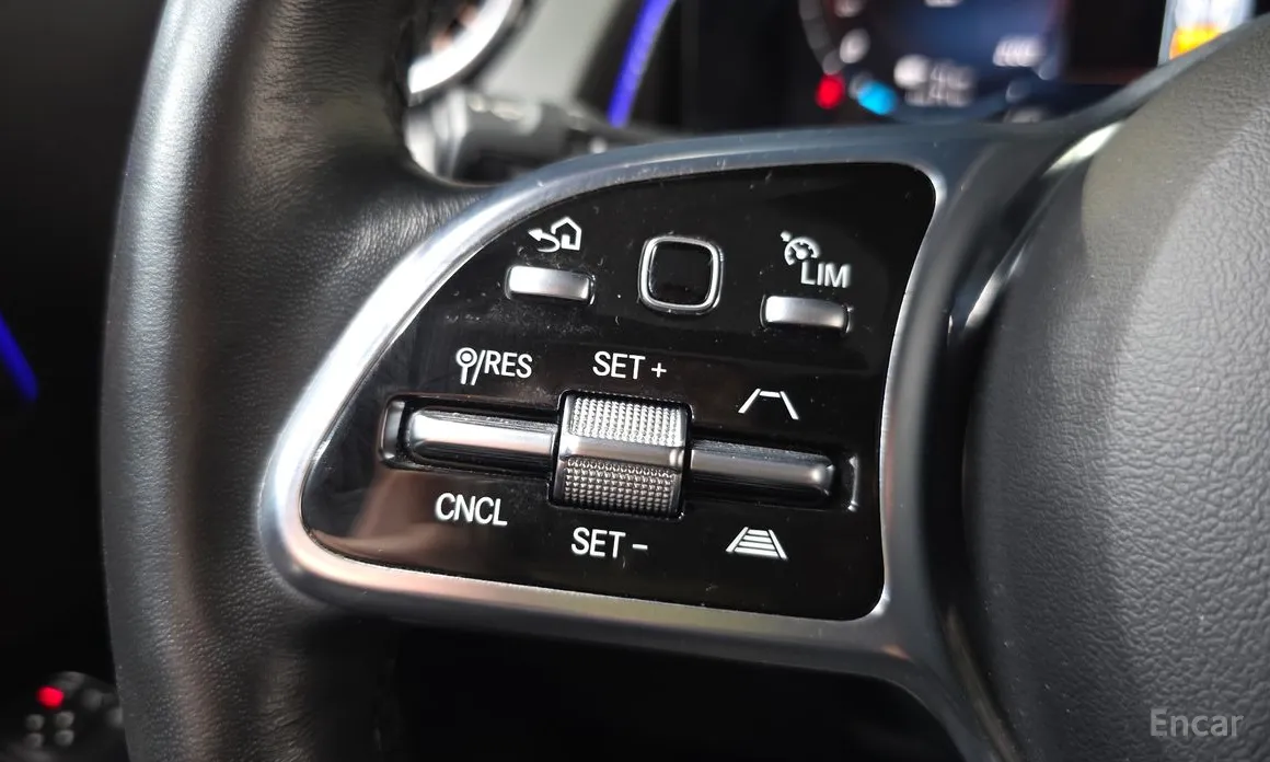 Mercedes-Benz EQB 2022 EQB300 4MATIC