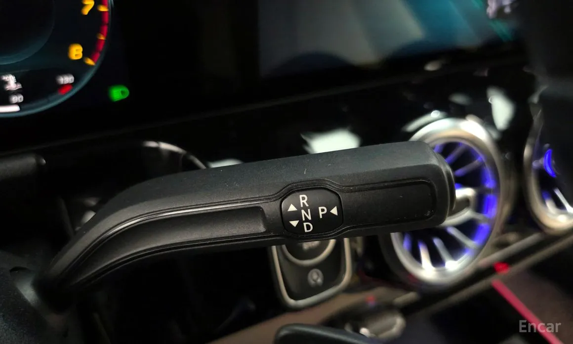 Mercedes-Benz GLA-Class 2020 GLA220