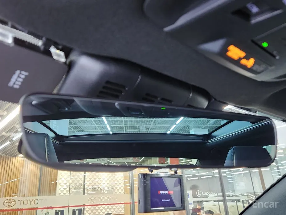 Toyota Crown 2023 2.4 4WD Dual Boost HYbrid