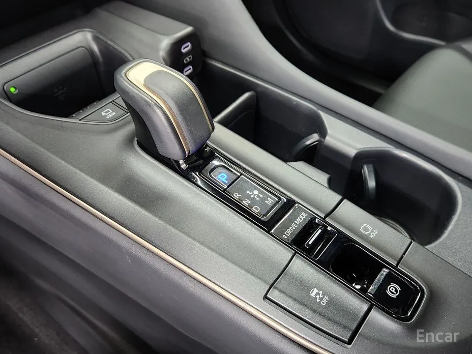 Toyota Crown 2023 2.4 4WD Dual Boost HYbrid