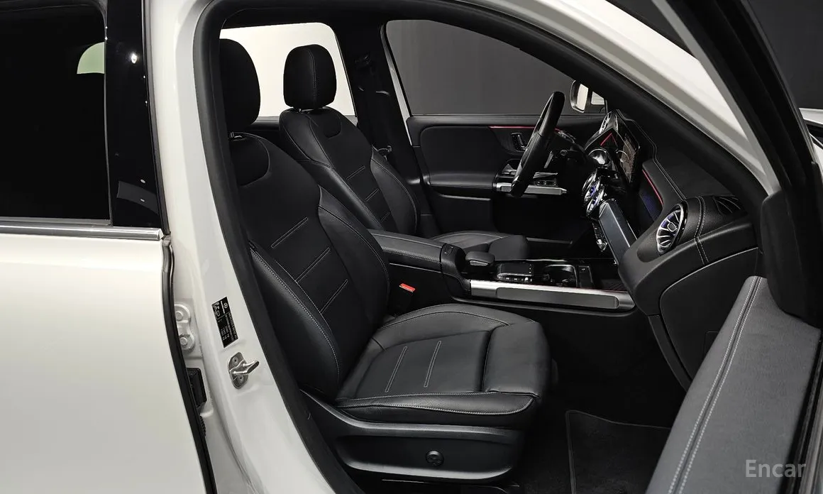 Mercedes-Benz EQB 2022 EQB300 4MATIC AMG Line