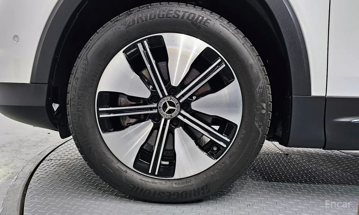 Mercedes-Benz EQB 2022 EQB300 4MATIC Electric Art