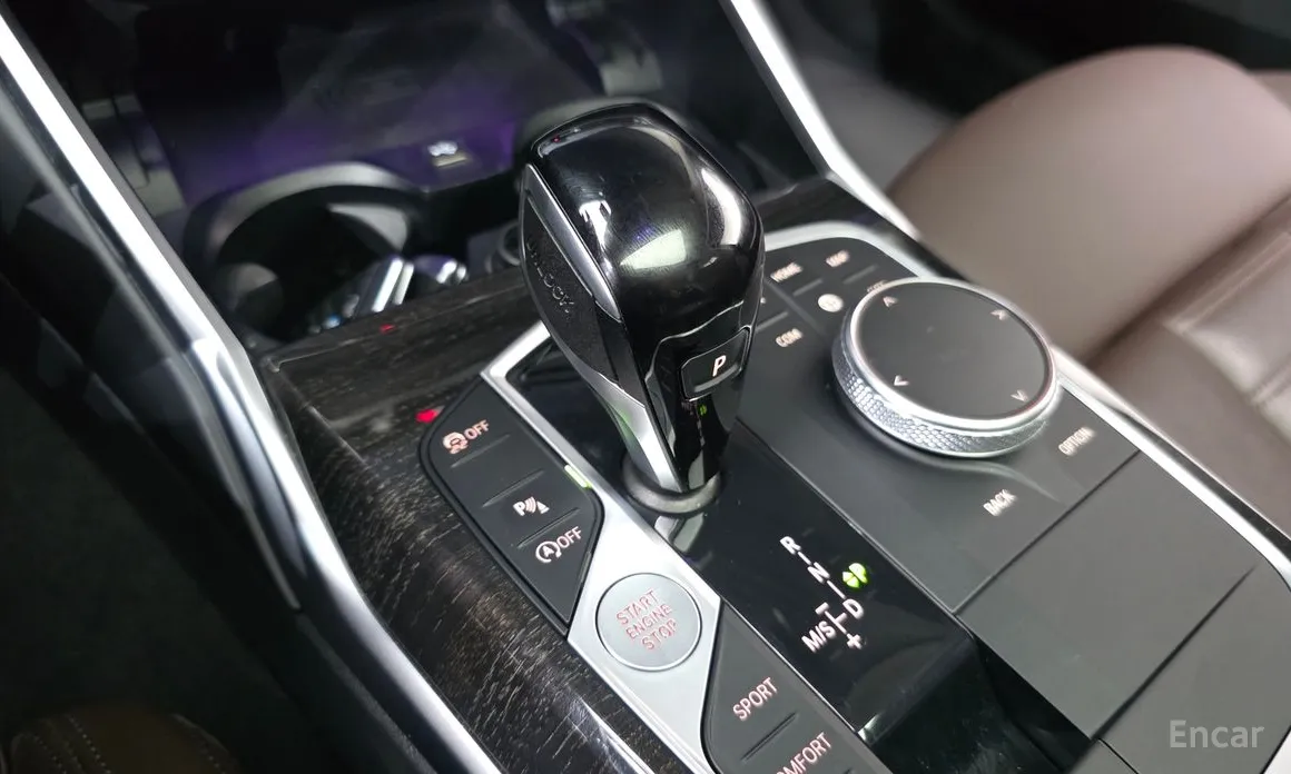 BMW 3 Series 2019 320i Luxury