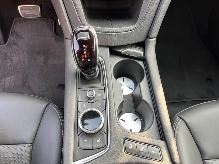 Cadillac XT6 2025 2025款 2.0T 六座四驱尊贵行政黑标版