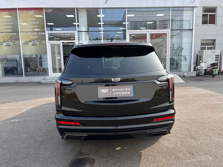 Cadillac XT6 2025 2025款 2.0T 六座四驱尊贵行政黑标版