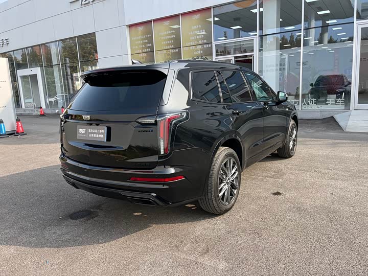 Cadillac XT6 2025 2025款 2.0T 六座四驱尊贵行政黑标版