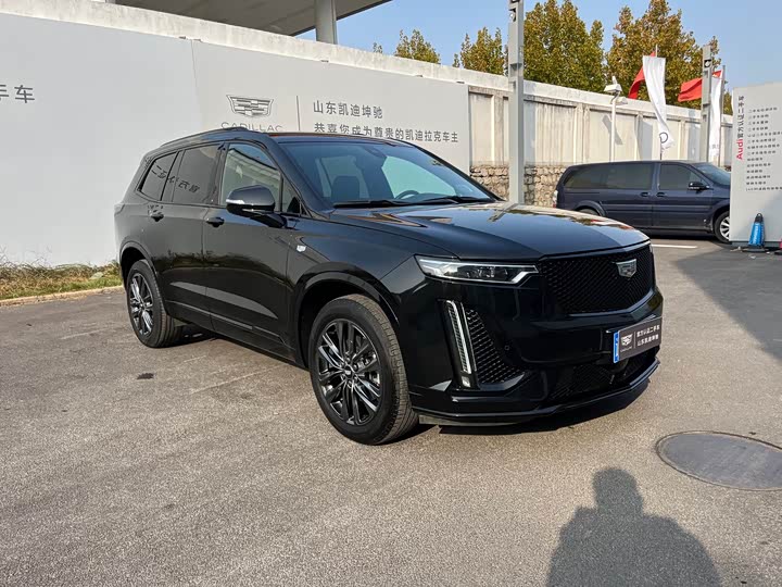 Cadillac XT6 2025 2025款 2.0T 六座四驱尊贵行政黑标版