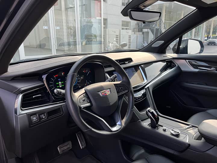 Cadillac XT6 2025 2025款 2.0T 六座四驱尊贵行政黑标版