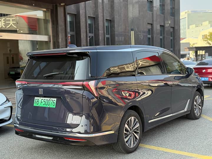Buick GL8 Hybrid 2026 2026款 陆尊 奢享版