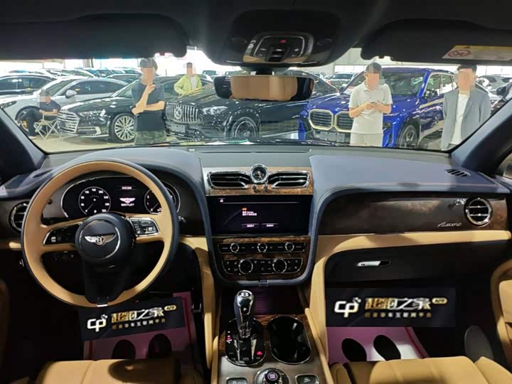 Bentley Bentayga 2024 2024款 4.0T V8 长轴距雅度版