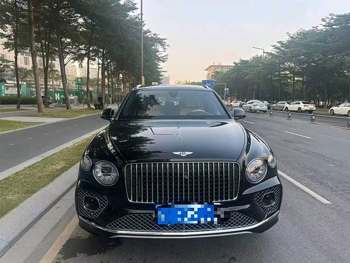 Bentley Bentayga 2024 2024款 4.0T V8 长轴距雅度版