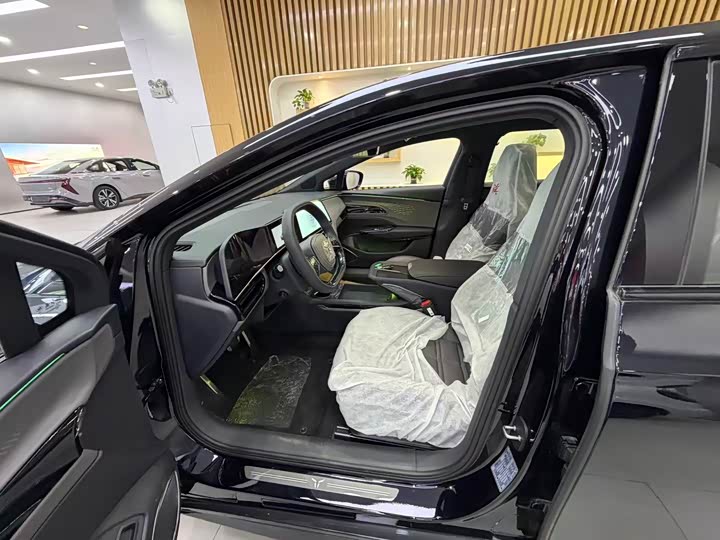 Hongqi EH7 2024 2024款 640 Pro+ 四驱版