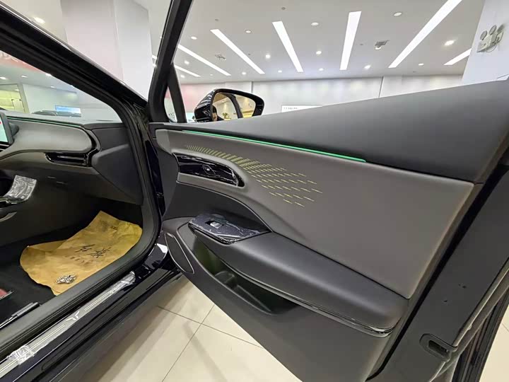 Hongqi EH7 2024 2024款 640 Pro+ 四驱版