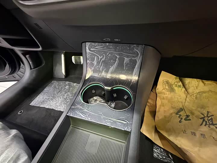 Hongqi EH7 2024 2024款 640 Pro+ 四驱版