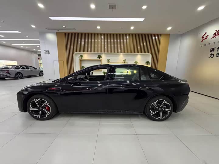 Hongqi EH7 2024 2024款 640 Pro+ 四驱版